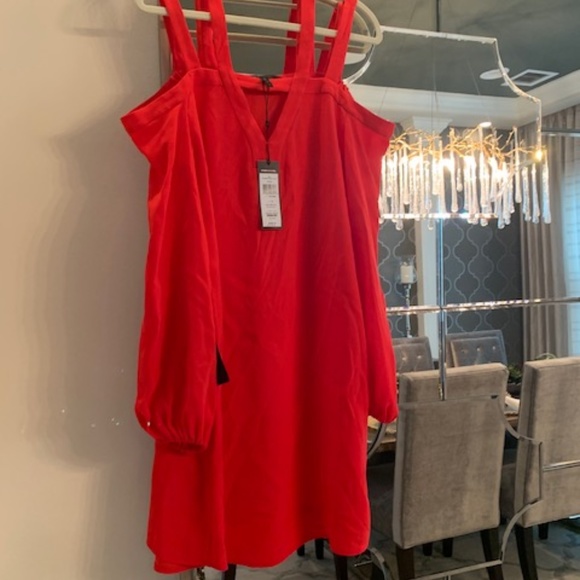 BCBG Off the Shoulder Dress - Weiss / Red Berry - Picture 2 of 4